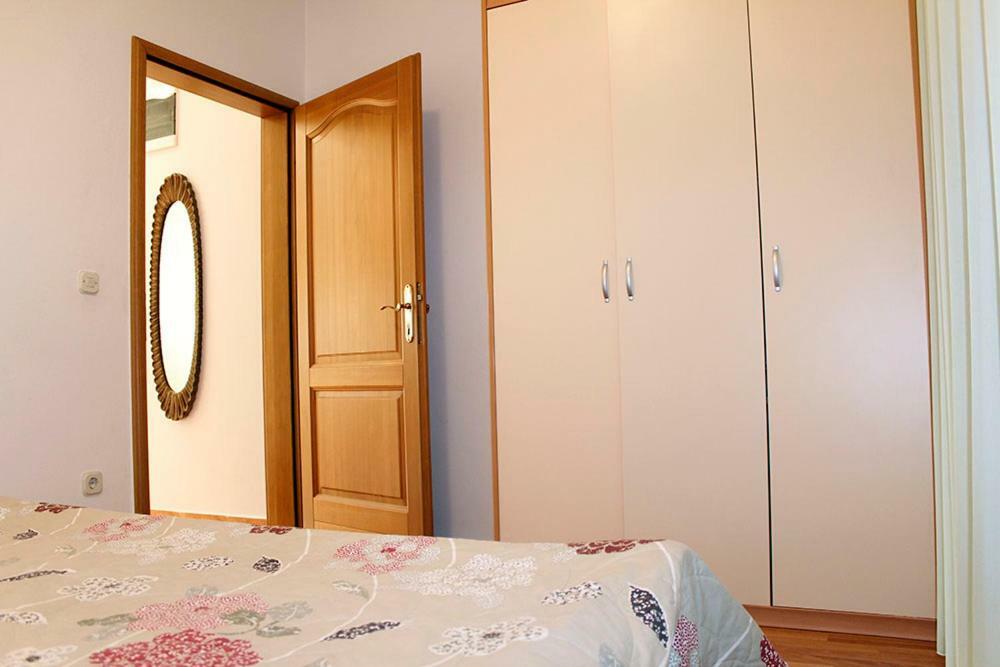Apartmani Zeljko Metajna Eksteriør bilde